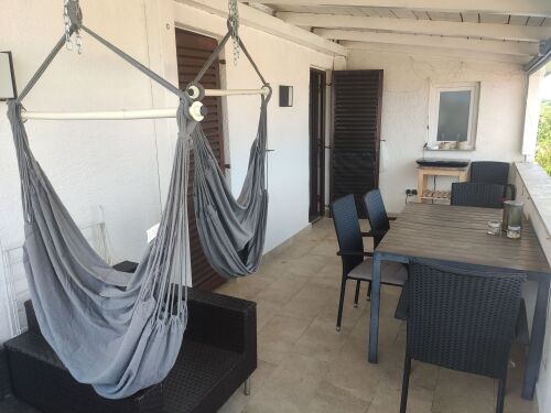 Balkon mit Pergola und 2 gemÃ¼tlichen HÃ¤ngesesseln